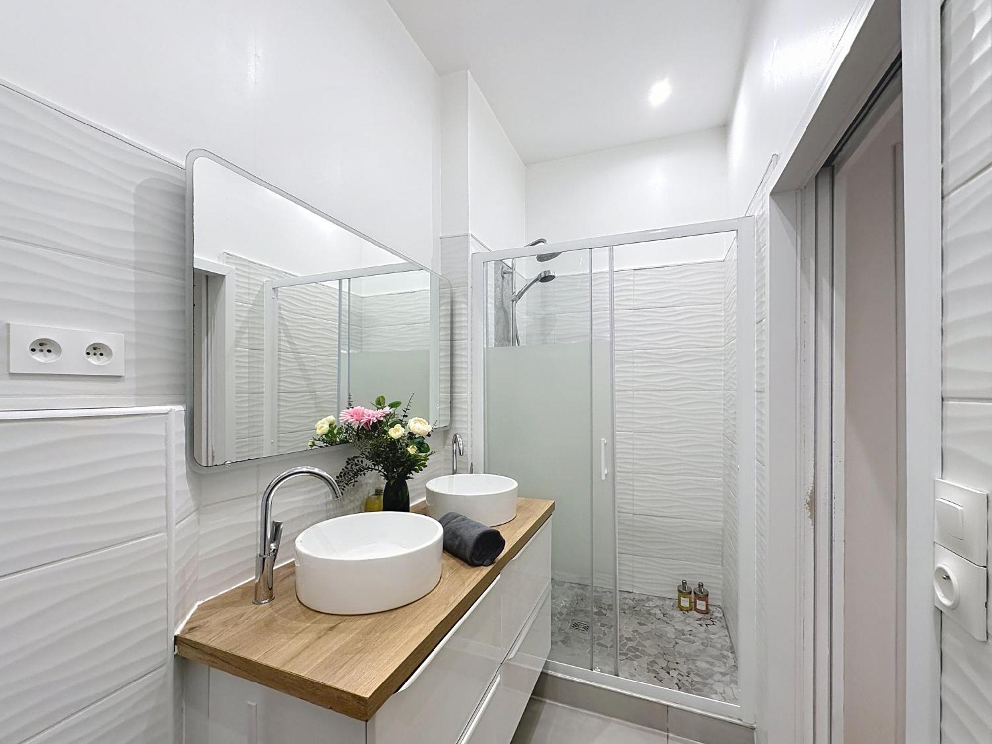 Le Sacre - Centre - Cour Privative - Parking Apartment Reims